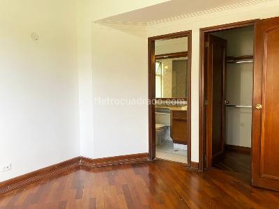 Casa de 4 alcobas en venta en El Poblado, Medellín, 370 m² · foto 11 de 19