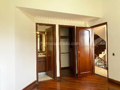 Casa de 4 alcobas en venta en El Poblado, Medellín, 370 m² · foto 15 de 19