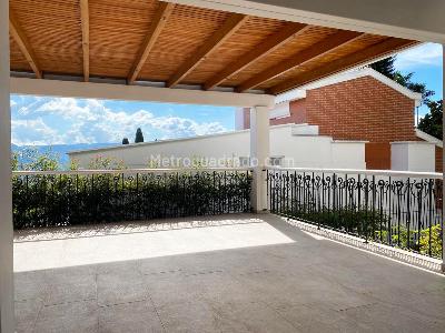 Casa de 4 alcobas en venta en El Poblado, Medellín, 370 m² · foto 18 de 19