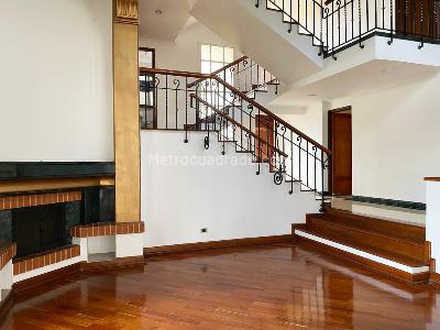Casa de 4 alcobas en venta en El Poblado, Medellín, 370 m² · foto 2 de 19