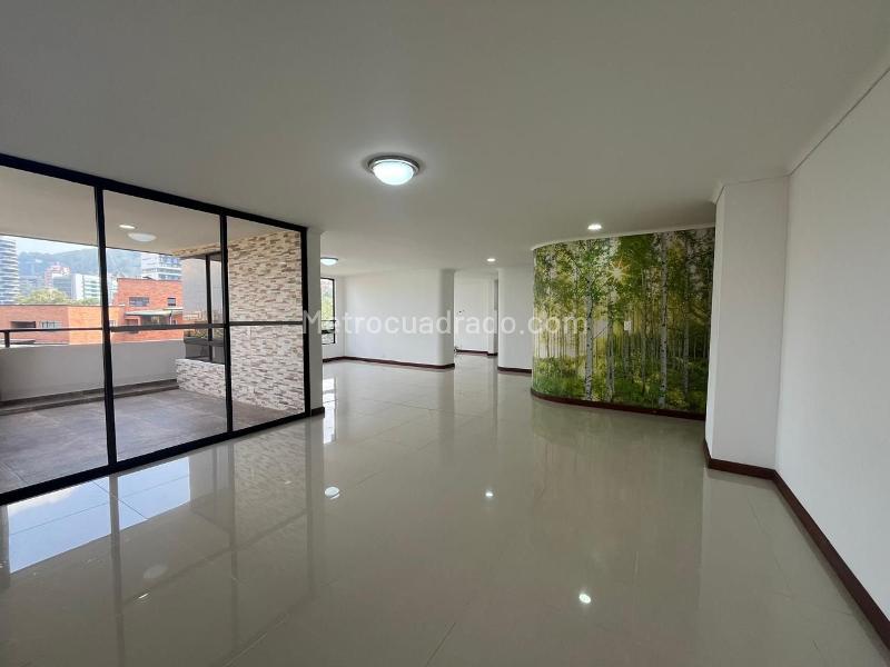 Apartamento Tranquilo de 3 Alcobas Cerca de Supermercados en El Poblado - 4