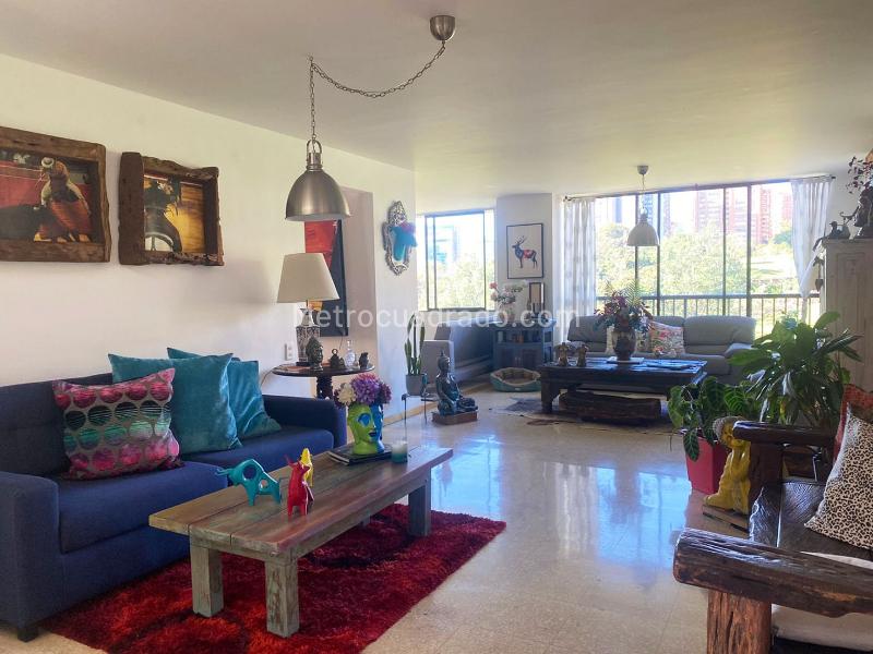 Amplio Apartamento de 2 Alcobas con Amenidades en El Poblado - 5