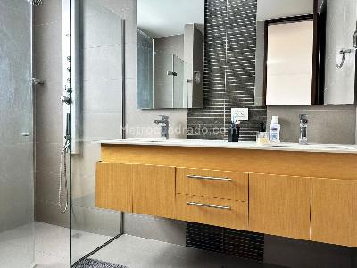 Apartamento de 3 alcobas en arriendo en El Poblado, Medellín, 150 m² · foto 12 de 13