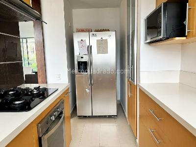 Apartamento de 3 alcobas en arriendo en El Poblado, Medellín, 150 m² · foto 5 de 13