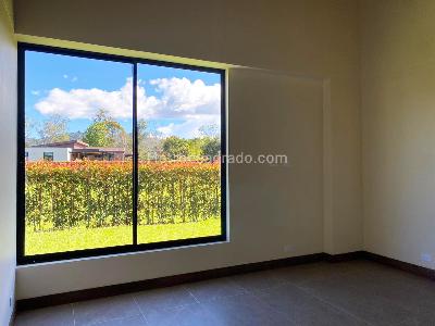 Casa de 3 alcobas en venta en Rionegro, Rionegro, 400 m² · foto 12 de 17