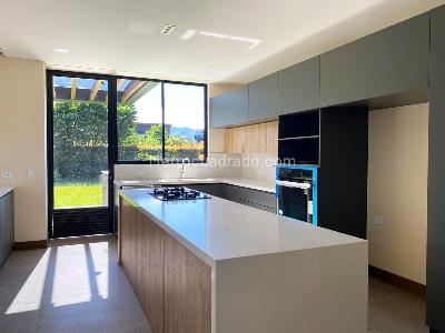 Casa de 3 alcobas en venta en Rionegro, Rionegro, 400 m² · foto 5 de 17
