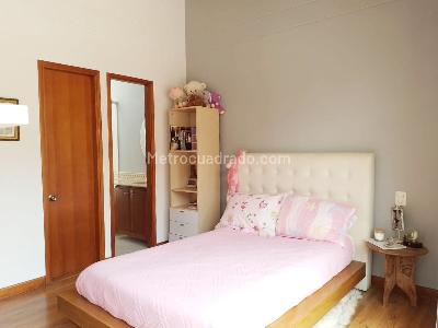 Casa en arriendo en El Poblado, Medellín · foto 12 de 19