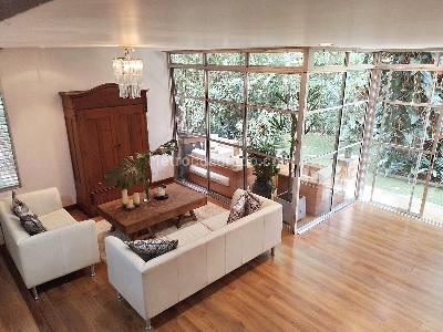 Casa en arriendo en El Poblado, Medellín · foto 2 de 19