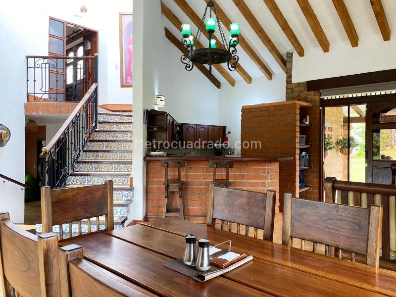 4BR House in EL RETIRO (300 m²) - 4