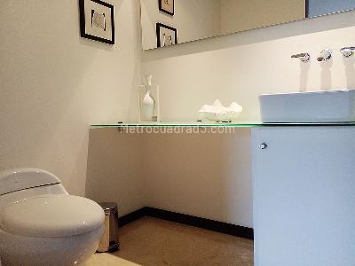 Apartamento de 2 alcobas en venta en El Poblado, Medellín, 217 m² · foto 17 de 20