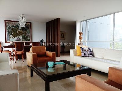 Apartamento de 2 alcobas en venta en El Poblado, Medellín, 217 m² · foto 2 de 20