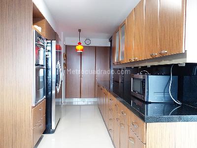 Apartamento de 2 alcobas en venta en El Poblado, Medellín, 217 m² · foto 6 de 20