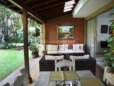 Casa de 4 alcobas en venta en El Poblado, Medellín, 200 m² · foto 17 de 19