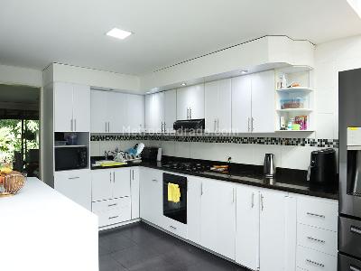 Casa de 4 alcobas en venta en El Poblado, Medellín, 200 m² · foto 6 de 19