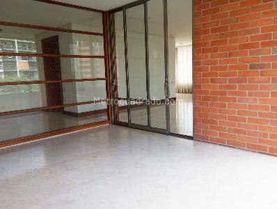 Apartamento de 3 alcobas en venta en El Poblado, Medellín, 351 m² · foto 14 de 14