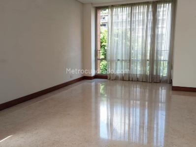Apartamento de 3 alcobas en venta en El Poblado, Medellín, 351 m² · foto 3 de 14