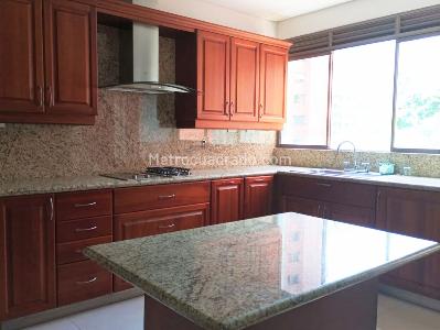 Apartamento de 3 alcobas en venta en El Poblado, Medellín, 351 m² · foto 5 de 14