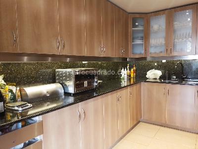 Apartamento de 3 alcobas en venta en El Tesoro, Medellín, 223 m² · foto 10 de 20