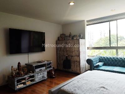 Apartamento de 3 alcobas en venta en El Tesoro, Medellín, 223 m² · foto 14 de 20
