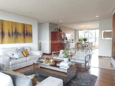 Apartamento de 3 alcobas en venta en El Tesoro, Medellín, 223 m² · foto 3 de 20