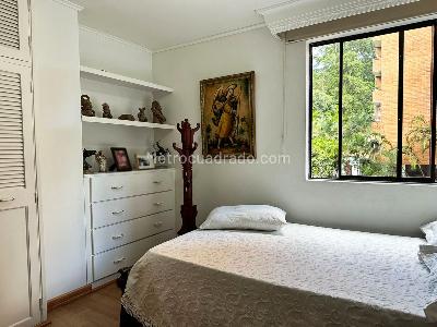 Apartamento en venta en El Poblado, Medellín · foto 11 de 17