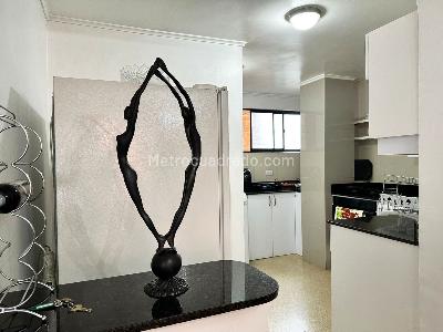 Apartamento en venta en El Poblado, Medellín · foto 5 de 17