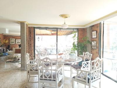 Casa de 3 alcobas en venta en El Poblado, Medellín, 248 m² · foto 2 de 20