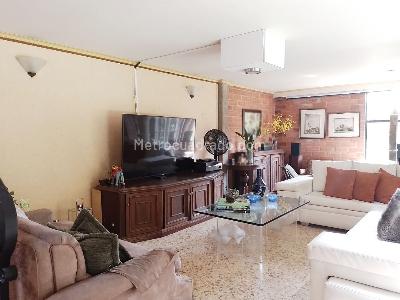 Casa de 3 alcobas en venta en El Poblado, Medellín, 248 m² · foto 3 de 20