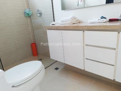 Apartamento de 2 alcobas en arriendo en El Poblado, Medellín, 100 m² · foto 15 de 19
