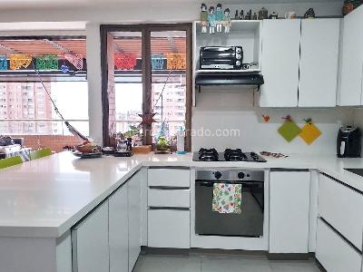 Apartamento de 2 alcobas en arriendo en El Poblado, Medellín, 100 m² · foto 7 de 19