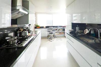 Apartamento de 3 alcobas en venta en Los Balsos, Medellín, 242 m² · foto 8 de 13