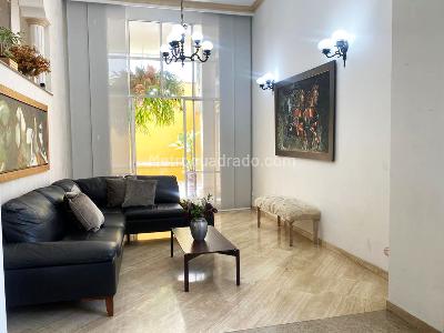 Casa de 4 alcobas en venta en El Poblado, Medellín, 350 m² · foto 2 de 18