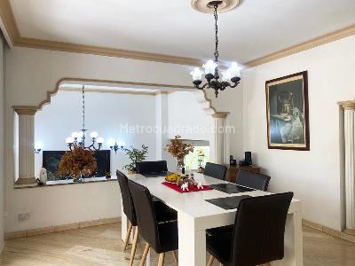Casa de 4 alcobas en venta en El Poblado, Medellín, 350 m² · foto 3 de 18