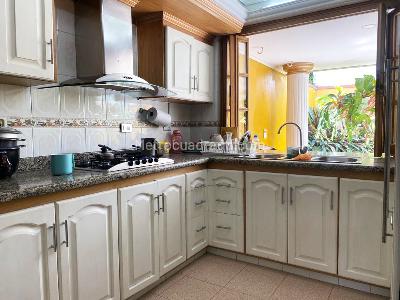 Casa de 4 alcobas en venta en El Poblado, Medellín, 350 m² · foto 5 de 18