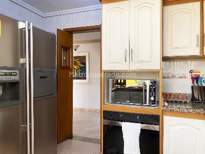 Casa de 4 alcobas en venta en El Poblado, Medellín, 350 m² · foto 6 de 18