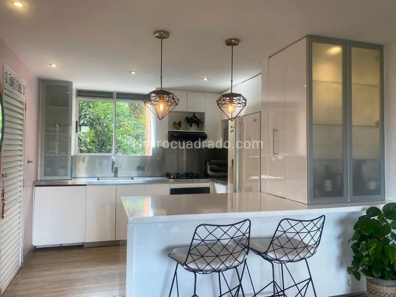 Furnished 2BR Apartment in Quiet El Poblado Area - 7