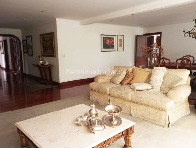 Apartamento de 4 alcobas en venta en El Poblado, Medellín, 290 m² · foto 2 de 18