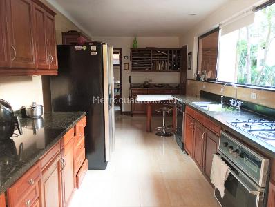 Apartamento de 4 alcobas en venta en El Poblado, Medellín, 290 m² · foto 9 de 18