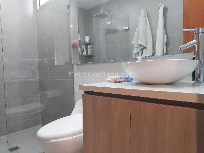 Apartamento de 2 alcobas en venta en El Poblado, Medellín, 118 m² · foto 16 de 17