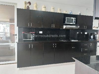 Apartamento de 3 alcobas en arriendo en El Poblado, Medellín, 226 m² · foto 7 de 20