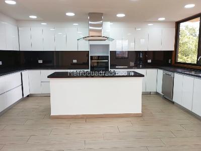 Apartamento en venta en El Poblado, Medellín · foto 7 de 19