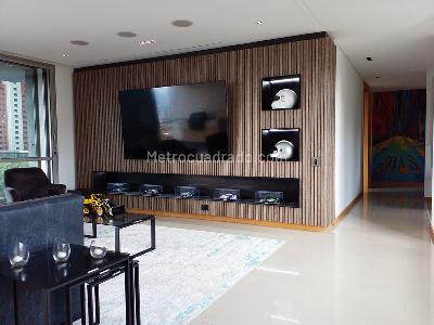 Apartamento de 2 alcobas en venta en San Lucas, Medellín, 194 m² · foto 2 de 20
