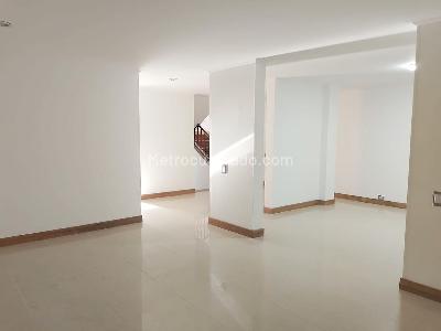 Casa en arriendo en El Poblado, Medellín · foto 2 de 20