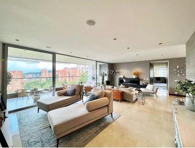 Apartamento de 3 alcobas en venta en El Poblado, Medellín, 255 m² · foto 3 de 19