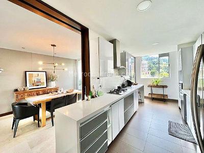 Apartamento de 3 alcobas en venta en El Poblado, Medellín, 255 m² · foto 4 de 19
