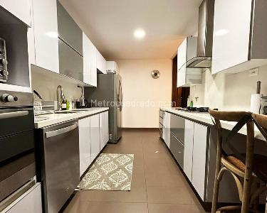 Apartamento de 3 alcobas en venta en El Poblado, Medellín, 255 m² · foto 5 de 19