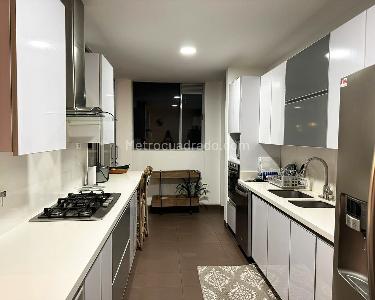 Apartamento de 3 alcobas en venta en El Poblado, Medellín, 255 m² · foto 7 de 19