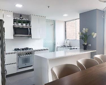 Apartamento en venta en El Poblado, Medellín · foto 4 de 19