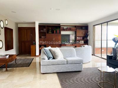 Apartamento de 3 alcobas en venta en El Poblado, Medellín, 171 m² · foto 3 de 18