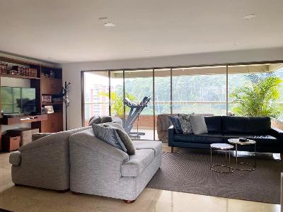 Apartamento de 3 alcobas en venta en El Poblado, Medellín, 171 m² · foto 4 de 18